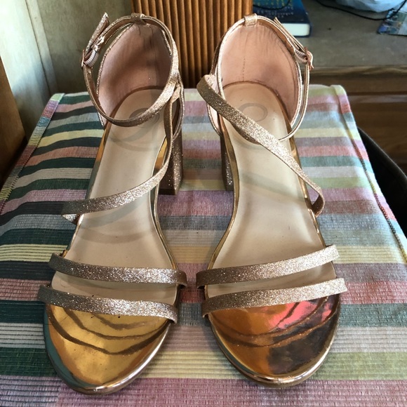 Size 9 rose gold heels - Picture 1 of 4